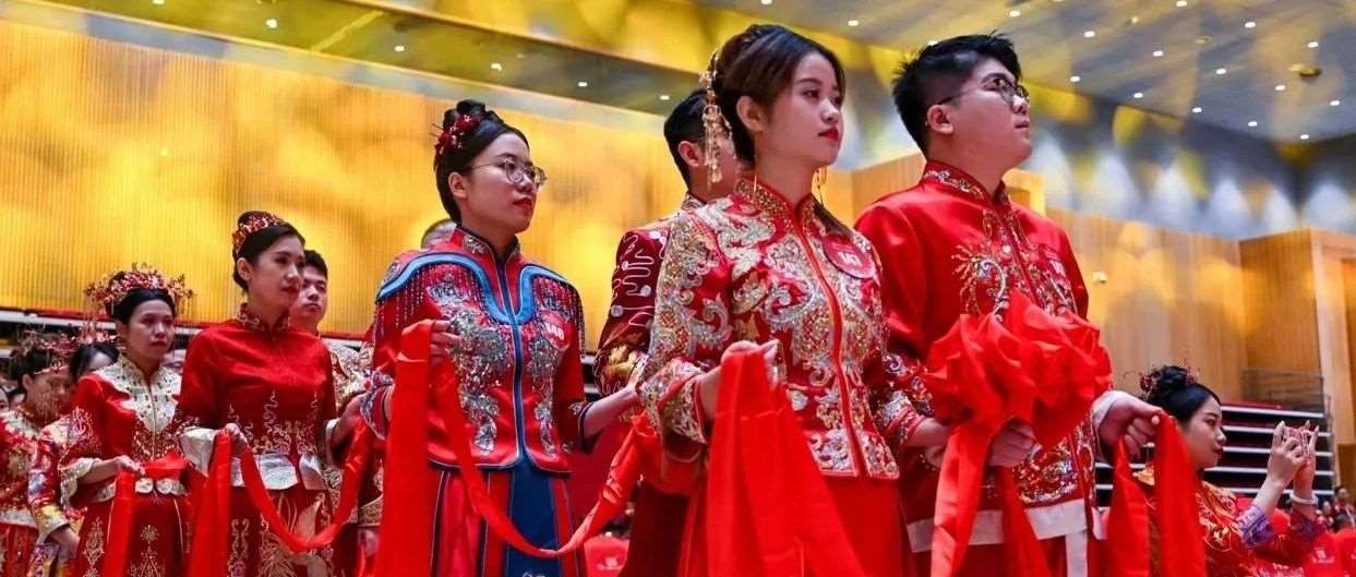 家国同庆 见证幸福 | 石家庄花都学校为2024年全国万人集体婚礼河北石家庄分会场百对新人提供化妆造型服务